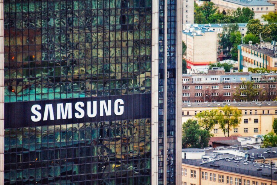 „Samsung“ pajamos ir toliau krenta – tikėtinas 56 proc. kritimas