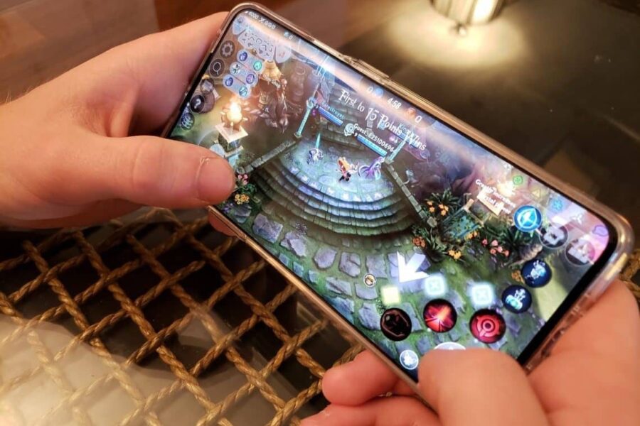 Telefonų ekranai tampa panašūs į kompiuterių: 5 specialūs žaidimai jiems