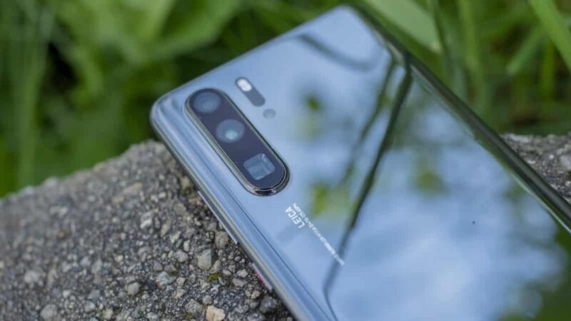 Žingsniu priekyje: ką „Huawei“ į telefonus įdiegė pirmieji?