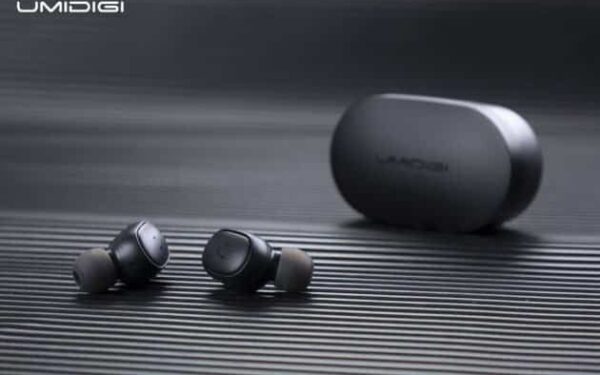 9 eurus kainuojančios „UMIDIGI” ausinės puikiai tiks ir su „Samsung Galaxy Note10”