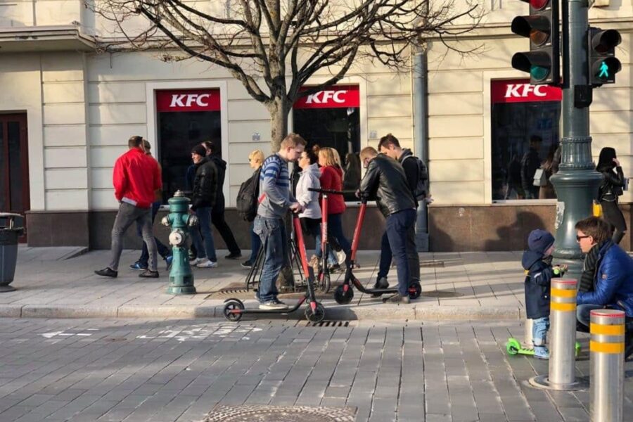 „CityBee“ tęsia elektrinių paspirtukų plėtrą – jie jau Kaune