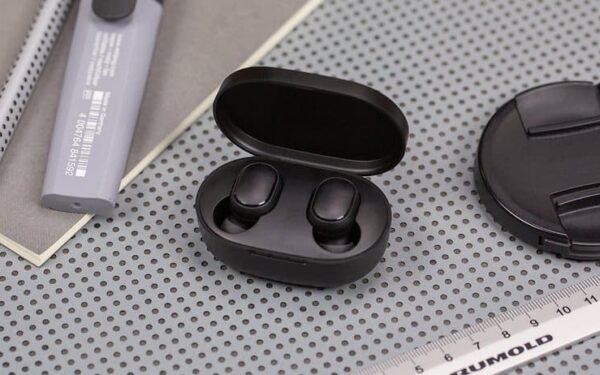 Ieškantiems pigių ausinukų – trys „Xiaomi“ pasiūlymai ir dar daugiau visko