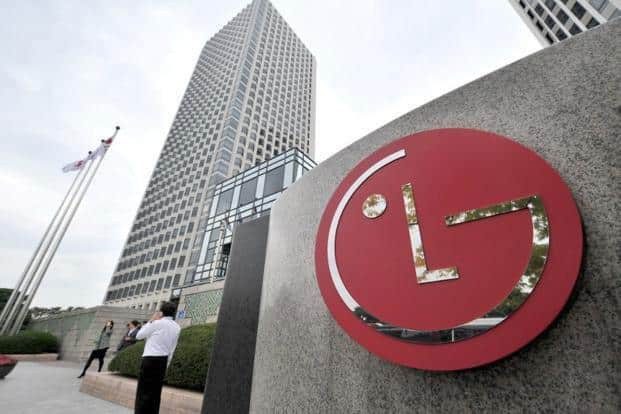 Kvepia naujovėmis? LG užregistravo susukamo telefono prekinį ženklą
