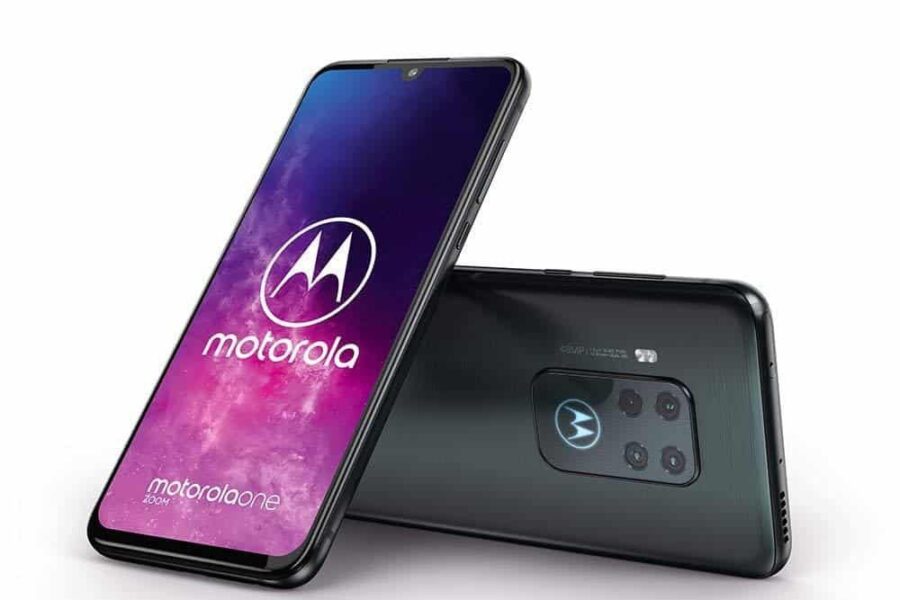 Nustebinti ketina ir „Motorola“ – ruošiamas telefonas su keturiomis kameromis