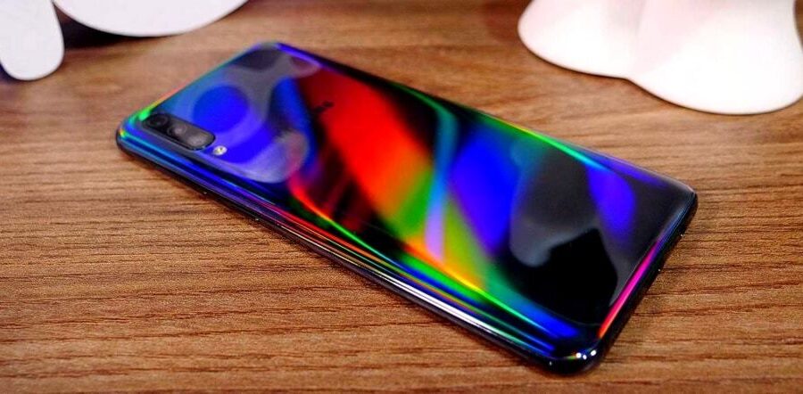 „Samsung Galaxy A50“ sulaukė sistemos atnaujinimo – patobulinta baterija ir pirštų antspaudų jutiklis
