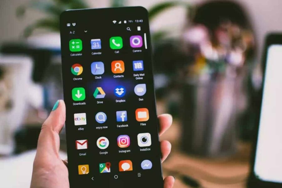 9 naudingos programėlės Jūsų telefonui – išmokite programuoti ar sutaupykite kelionėms