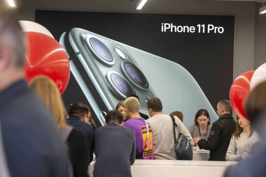 „iPhone 11“ jau Lietuvoje: flagmanus išpakavo D. Montvydas ir K. Meschino