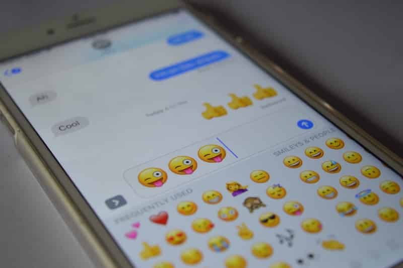 Minint „emoticonų“ gimtadienį: kas bendro tarp jų, A. Linkolno ir „emoji“?