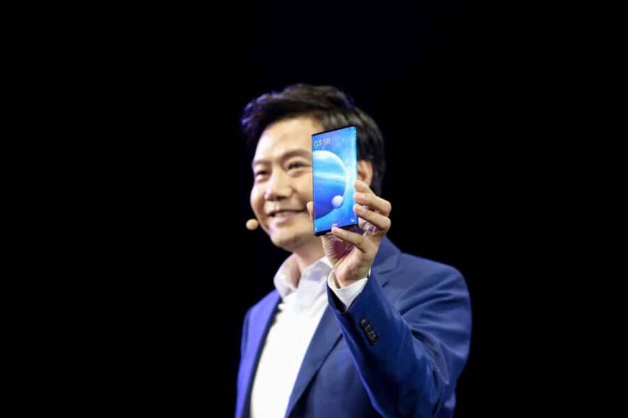 Naujasis „Xiaomi Mi Mix Alpha“ – telefono korpusą dengia ekranas, nuostabi 108 MP kamera ir kosminė kaina