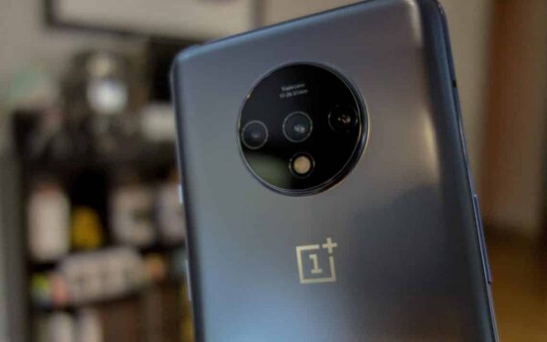 Ne viskas kaip planuota: „OnePlus 7T“ kai kurias kameros galimybes įgaus tik po atnaujinimo