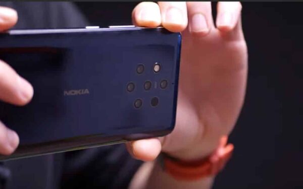 „Nokia“ flagmanui nepadėjo ir 5 kameros – specialistai įvertino „Nokia 9 Pureview“ kamerų galimybes