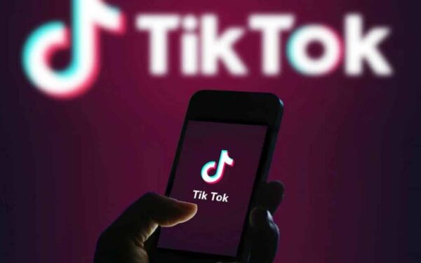 „TikTok“ kūrėjai ir „Smartisan“ jau kitą mėnesį gali pristatyti telefoną