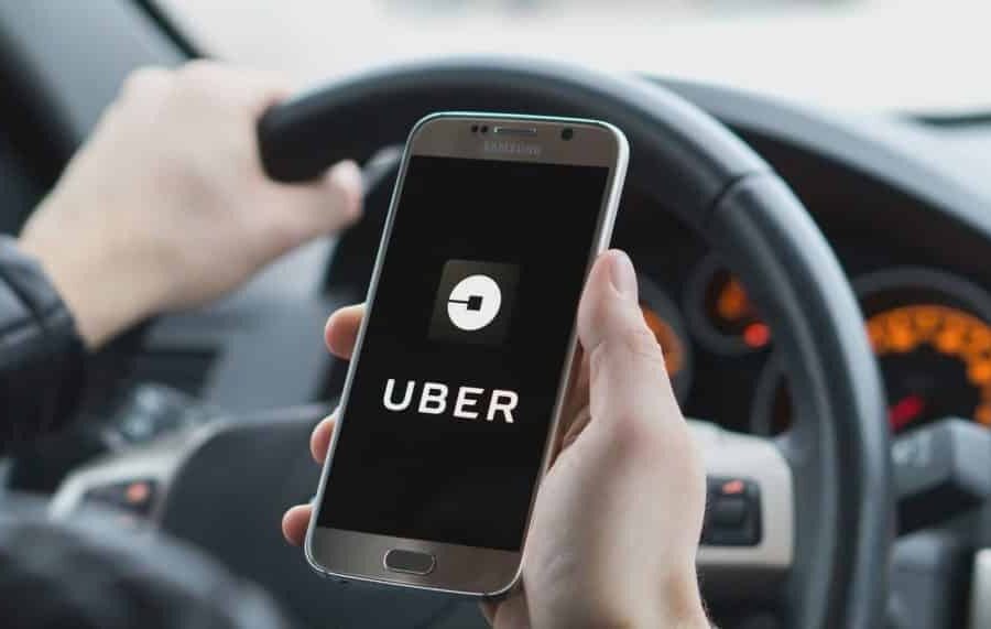 „Uber“ atnaujino ir papildė mobiliąją programėlę