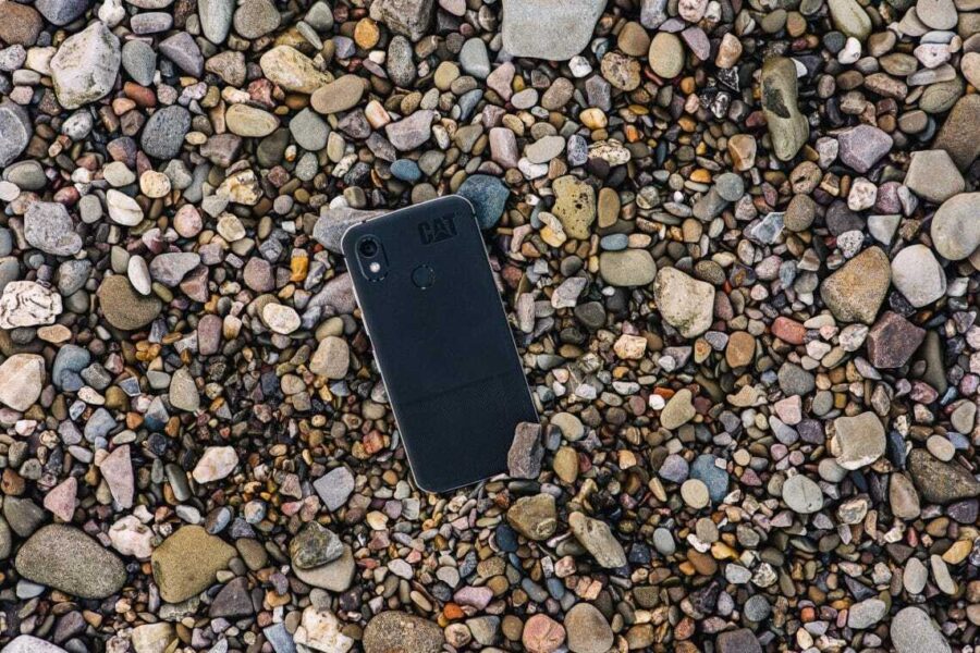 „Cat Phones“ pristato „Cat S52“ – ypatingai ploną patvarųjį telefoną