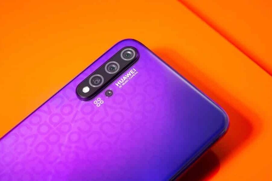 „Huawei“ ruošia naują „Nova“ serijos telefoną – 5G ryšys, dviguba asmenukių kamera ir puikus dizainas