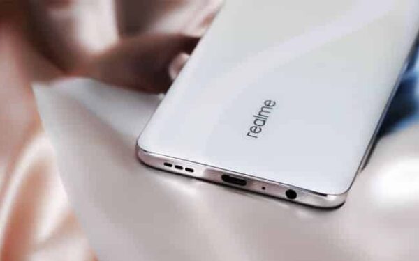 Ką pasirinkti – itin pigų „Realme X2 Pro“, „Oppo Reno 2“ ar populiarųjį „OnePlus 7T“?