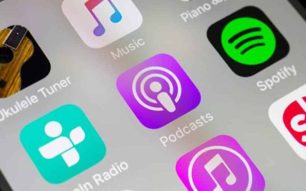 Podkastų istorija: nuo radijo spektaklio iki kriminalinės dokumentikos