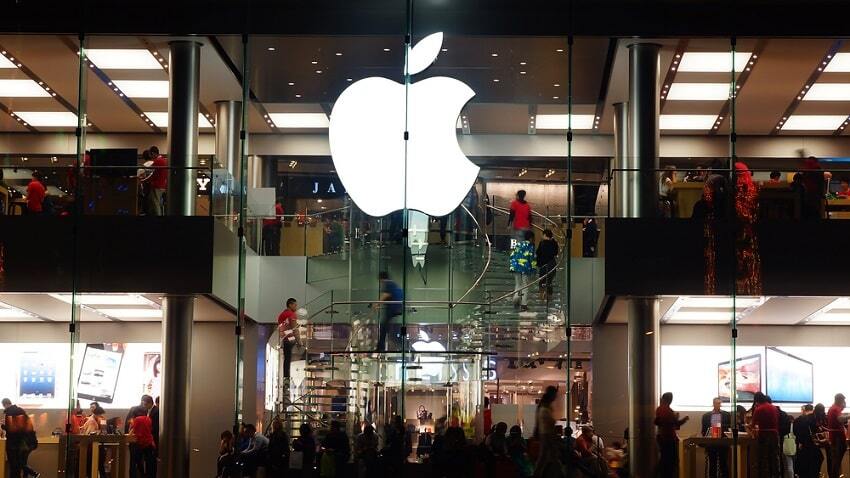 Rusijos pilietis padavė į teismą „Apple“ už jo pavertimą gėjumi