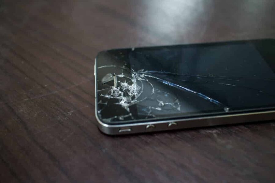 Telefonų ekrano keitimas – kaip sutaupyti pasirenkant tinkamą naują išmanųjį telefoną?