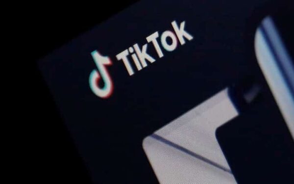 „TikTok“ uždraudė mokamas politines reklamas savo platformoje