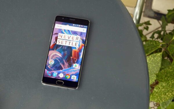 2016 metais išleisti „OnePlus“ telefonai gavo paskutinius „Android“ atnaujinimus – nutraukiamas jų palaikymas
