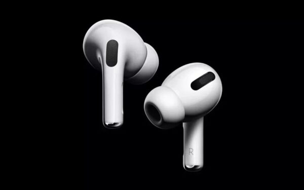 „AirPods“ pardavimai auga kaip ant mielių, „Apple“ vadovai reikalauja dvigubinti jų gamybą