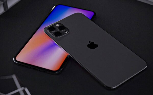 „Apple“ nusprendė kitų metų „iPhone“ telefonuose naudoti tik „Samsung“ pagamintus ekranus