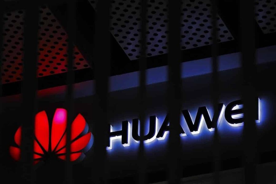 „Huawei” neketina sudėti ginklų: į teismą planuoja duoti JAV instituciją