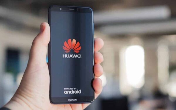 „Huawei“ stiprina draugystę su Europa: Senajam žemynui nori padėti pirmauti