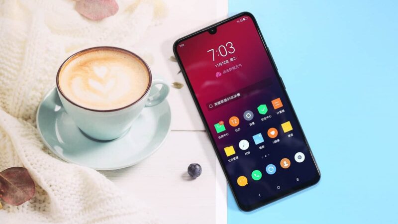 „Lenovo“ nori visus nustebinti: kuria savo 5G lustą ir pristatys naują telefoną su juo?