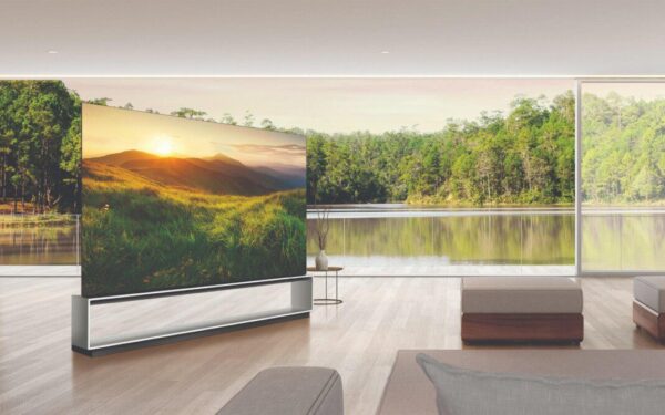 LG Lietuvoje pradeda pirmojo pasaulyje „OLED 8K“ televizoriaus pristatymą
