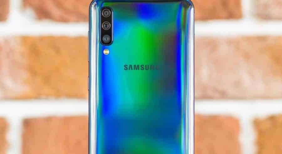„Samsung“ su „Galaxy A“ serija nestabdo: kitų metų pradžioje pasirodys dar vienas telefonas