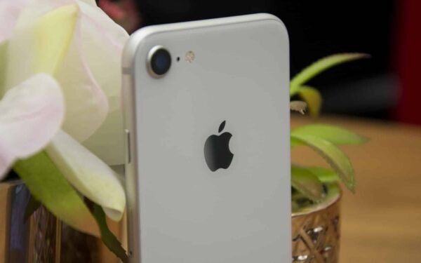 „Apple” ruošiasi itin pigaus „iPhone SE2” startui: komponentus pradės kaupti jau šį mėnesį