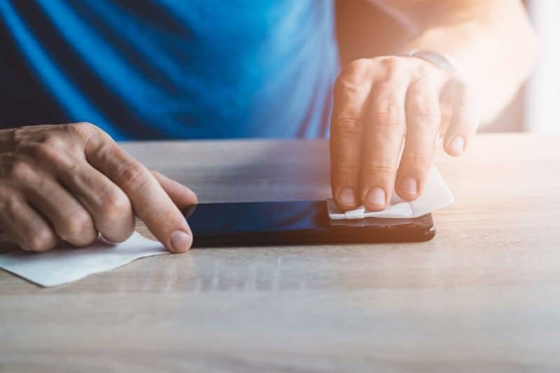 Ar dažnai valote savo išmanųjį telefoną? 23% amerikiečių to daryti nėra linkę