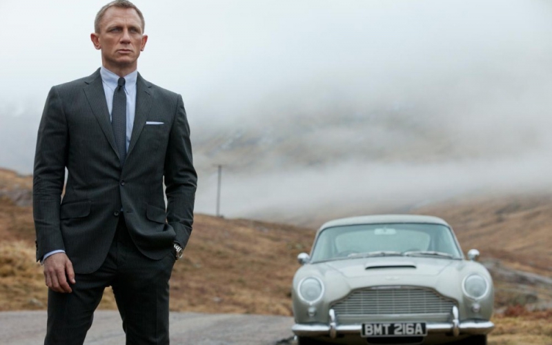 Džeimsas Bondas sugrįžta naujojo filmo „007 Operacija Skyfall“ anonse (Foto)