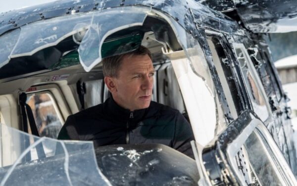 Danielio Craigo teigimu, naujasis bondiados filmas „007 Spectre“ dešimtkart pranoks pastarąjį „007 operacija Skyfall“