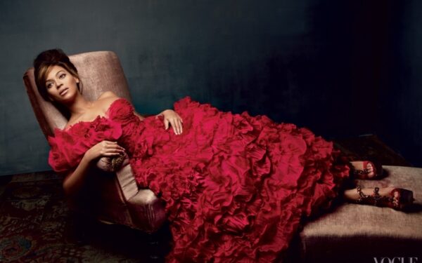 Beyonce – karališkoje žurnalo„Vogue“ fotosesijoje  (foto)