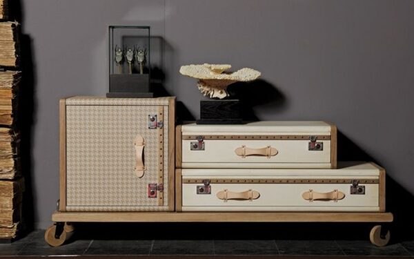 Neįprasti baldai iš lagaminų (foto)