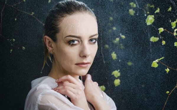 Nominantai į geriausius Lietuvos kino aktorius įamžinti iškirtinėje lietaus fotosesijoje