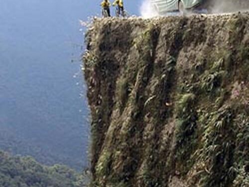 Nufilmuota, kaip „Mirties kelias“ Bolivijoje pasiglemžia naują auką (Video)