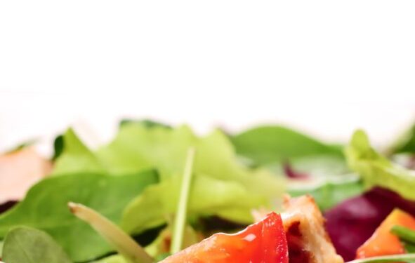 Pomidorų salotos su sūriu ir garstyčiomis