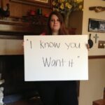 Nepalaužiamos: seksualinės prievartos aukos cituoja savo skriaudėjus (foto)