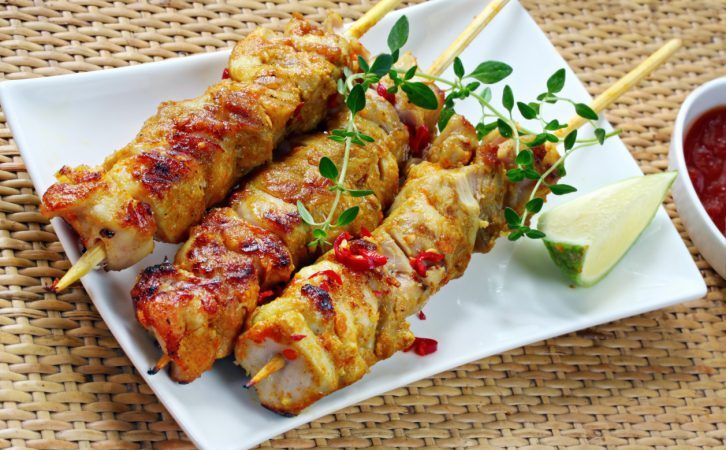 Vištienos šašlykas su riešutų marinatu