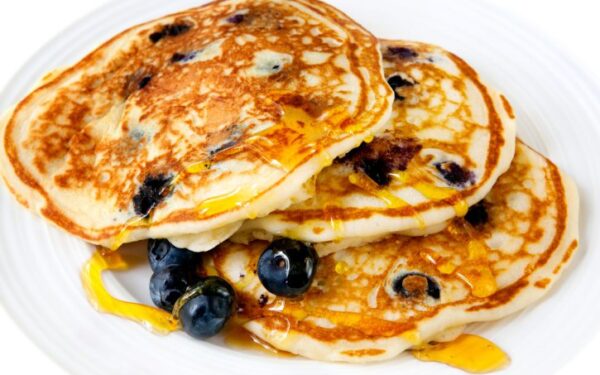 Skaniausi pasaulyje blyneliai su uogomis