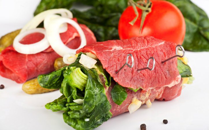 Špinatais įdaryta veršiena