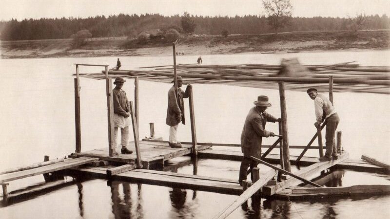 Iš praeities į dabartį: nematytos Lietuvos šimtmečio nuotraukos spalvotai