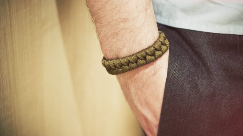 Pasidaryk pats. Iš batų raištelių – (ne tik) vyriški papuošalai (Foto)