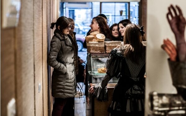 Vilniaus centre parduodami pyragėliai iš žmogienos!