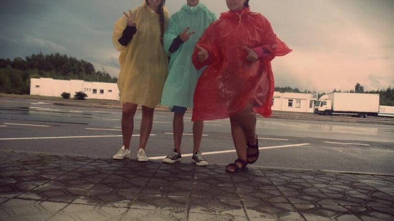 Keliavimo autostopu gidas arba trijų lietuvaičių nuotykiai Europos keliuose