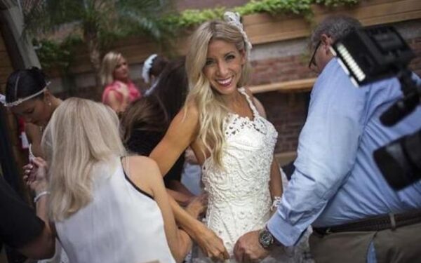 Vestuvinės suknelės iš tualetinio popieriaus (foto)